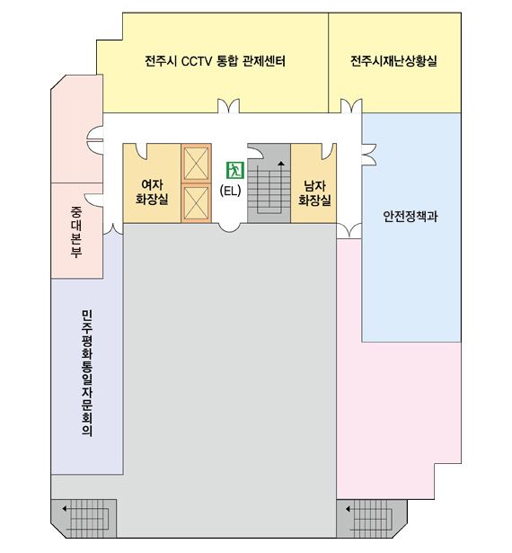 8F / 중앙엘리베이터 중심으로 양쪽에 여자화장실과 남자화장실, 좌측복도로 민주평화통일자문회의, 중대본부, 정면에 전주시 CCTV 통합 관제센터,우측복도로 전주시재난상황실과 안전정책과가 위치해있다.