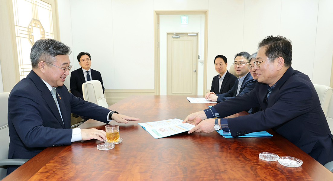 윤호중 행정안전부 장관 면담(국가예산 중점사업 및 주요현안 건의) 썸네일
